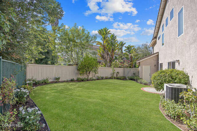 1636 Meadowglen Court, Newbury Park CA: https://media.crmls.org/mediaz/57afdc13-b978-4125-abc8-d68604d4285b.jpg