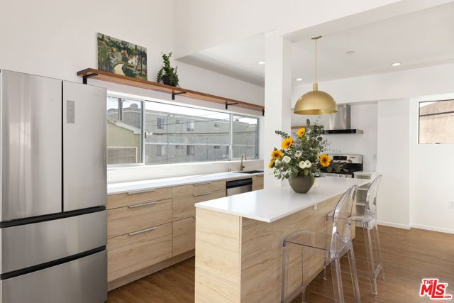 1244 14th Street, Santa Monica CA: https://media.crmls.org/mediaz/57b047dd-a26b-48f6-bbcb-7d943f67da6f.jpg