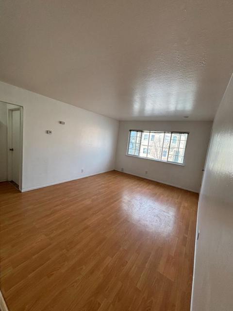 3044 Market Street, Emeryville CA: https://media.crmls.org/mediaz/57b24724-9837-4ebb-a77e-3c1521a2dbee.jpg