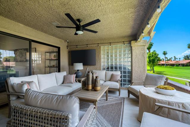 99 Camino Arroyo Place, Palm Desert CA: https://media.crmls.org/mediaz/57b2695f-2a4a-43dc-aefd-28a80a01c402.jpg