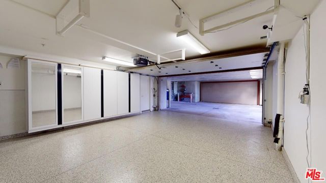 642 Hermosa Avenue, Hermosa Beach CA: https://media.crmls.org/mediaz/57b306eb-d566-4af3-ac04-9669036e1b9c.jpg