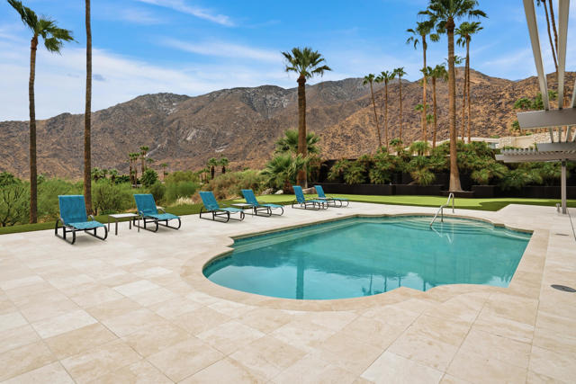 855 W Coronado Avenue, Palm Springs, CA 92262