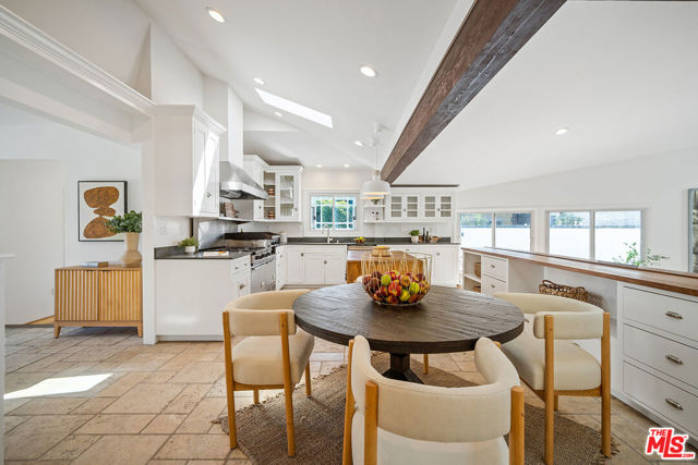 7145 Trask Avenue, Playa del Rey CA: https://media.crmls.org/mediaz/57b3cf89-399a-412b-ba80-2bb9ecfb33ed.jpg
