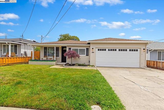 19678 Bernal Street, Castro Valley CA: https://media.crmls.org/mediaz/57b4c462-2e5e-4f59-ba5b-a18af593e03e.jpg