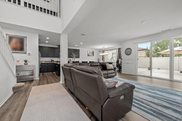 Image 9 of 32 For 38512 Rosegate Pl