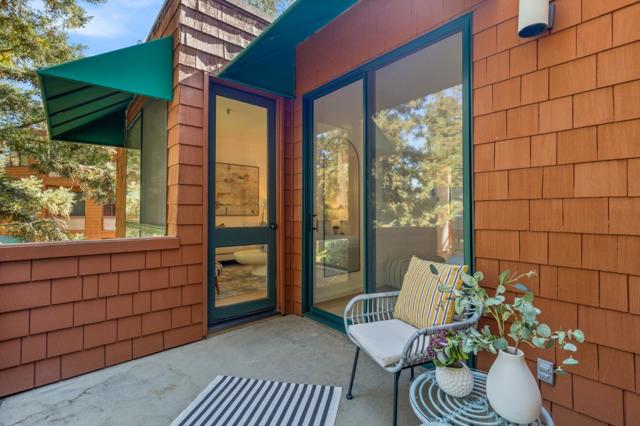 4250 El Camino Real, Palo Alto CA: https://media.crmls.org/mediaz/57b534e6-b997-49dd-a694-ce6afba8b16a.jpg
