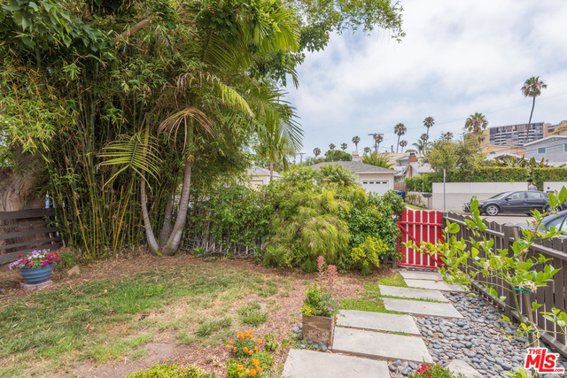 2417 Bryan Avenue photo 15
