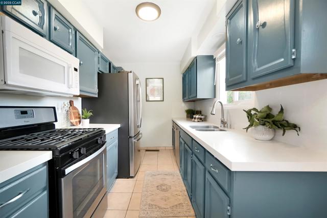 2951 Estates Ave, Pinole CA: https://media.crmls.org/mediaz/57b5a014-a8f7-4c4d-9b8b-3f0940f25c5f.jpg