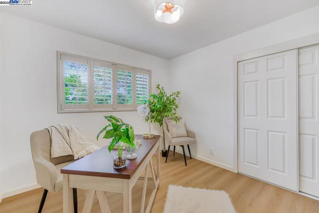 Image 26 of 58 For 1848 Trym St