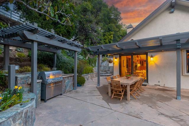 14205 Shannon Road, Los Gatos CA: https://media.crmls.org/mediaz/57b5fed6-1531-43be-97fc-0596dcc9978f.jpg