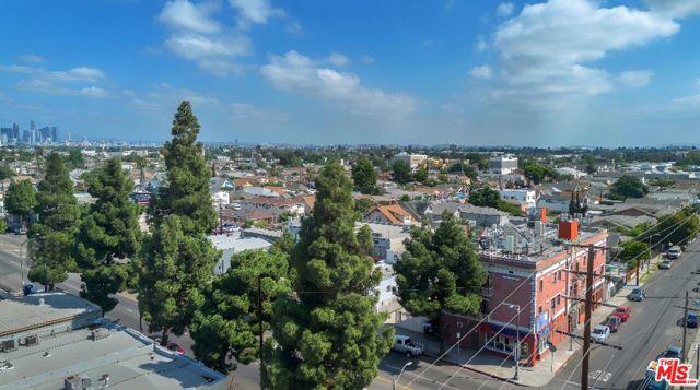5734 S Broadway, Los Angeles CA: https://media.crmls.org/mediaz/57b60c17-a82f-4f7d-b877-b1b49b54ae14.jpg