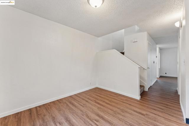 9663 Elmview, Oakland CA: https://media.crmls.org/mediaz/57b6eda3-fb34-497e-8df3-6706e5aece7b.jpg