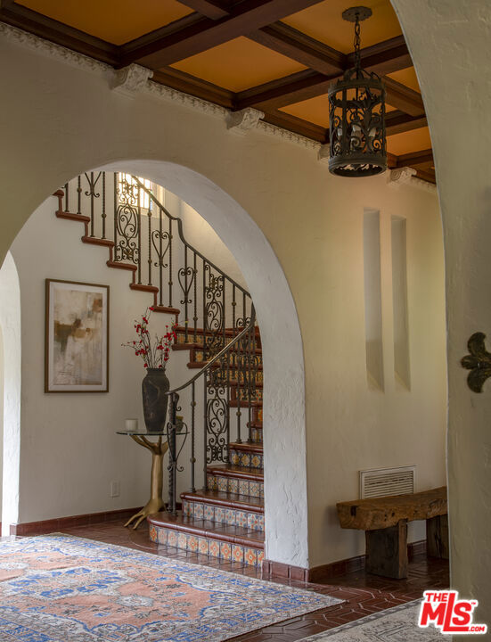 Image 18 of 44 For 5470 Los Feliz Boulevard