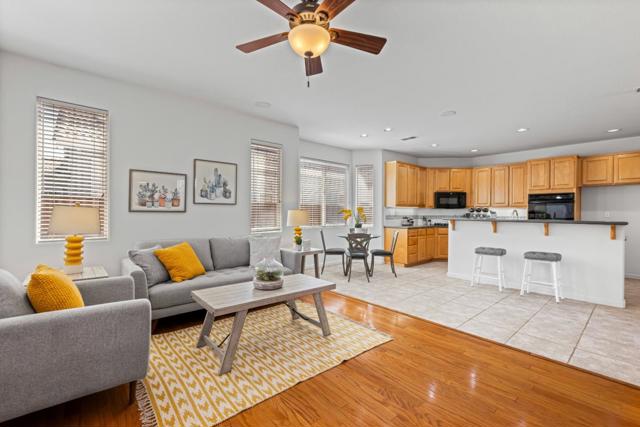 1515 Dovetail Way, Gilroy CA: https://media.crmls.org/mediaz/57b7326b-cf5f-41e9-a724-855a9ff6519b.jpg