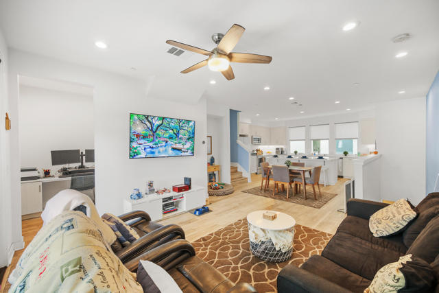 758 Seaside Street, Chula Vista CA: https://media.crmls.org/mediaz/57b79b98-9deb-40a2-b021-3941ed4094a6.jpg
