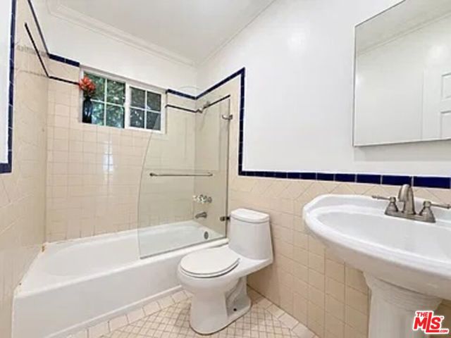 1111 11th Street, 9 photo 17