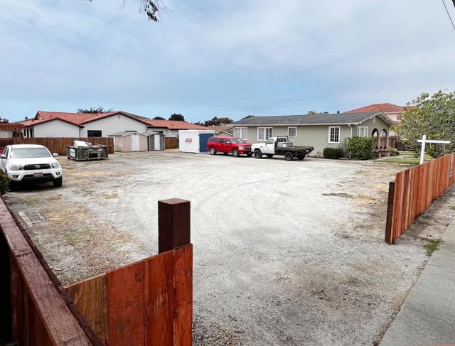 1490 Cabrillo Highway, Half Moon Bay CA: https://media.crmls.org/mediaz/57b860d5-5124-41ea-904e-a8346f22dc73.jpg