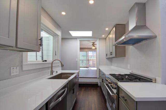 649651 Francisco St, San Francisco CA: https://media.crmls.org/mediaz/57b89c0c-3e2c-4c20-a279-9f9397c7e354.jpg