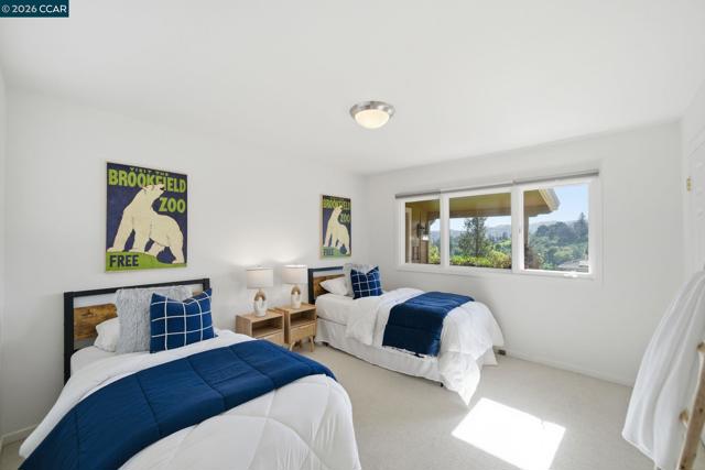 102 Hillcrest Dr, Orinda CA: https://media.crmls.org/mediaz/57b8cf9a-b1f2-400b-9ab9-9dbba88f1439.jpg