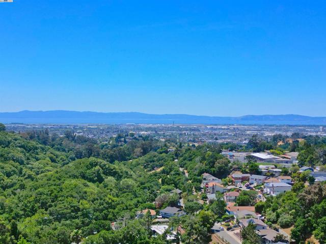 82 Elysian Fields Dr., Oakland CA: https://media.crmls.org/mediaz/57b8ea34-79b9-443a-bf52-a14385e8d13a.jpg