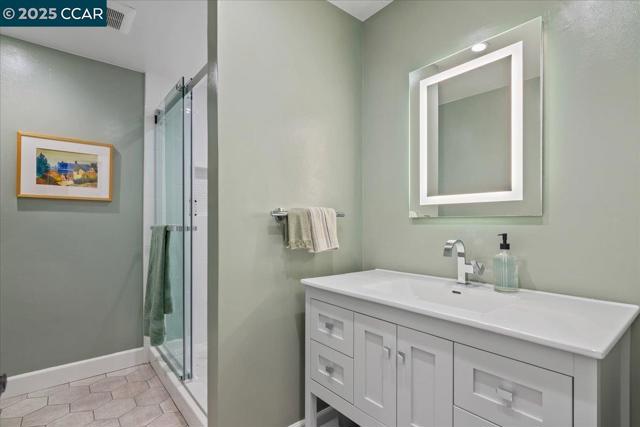 5 Doral Dr, Moraga CA: https://media.crmls.org/mediaz/57b9539c-a683-4730-b597-177473ab1851.jpg