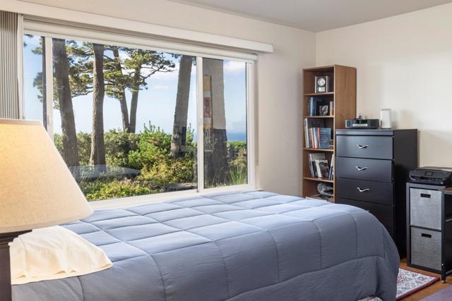 22 Ocean Pines Lane, Pebble Beach CA: https://media.crmls.org/mediaz/57b99703-073f-44b4-894a-e767ec876355.jpg