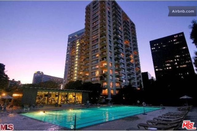 2160 E Century Parkway, Los Angeles CA: https://media.crmls.org/mediaz/57b99d84-d1b9-481f-9729-3e3ebdbb5b69.jpg