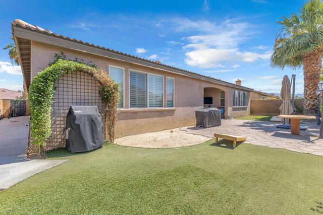 83881 Festivo Court, Indio CA: https://media.crmls.org/mediaz/57b9a39c-a46f-43f6-96e1-aae07e55d600.jpg