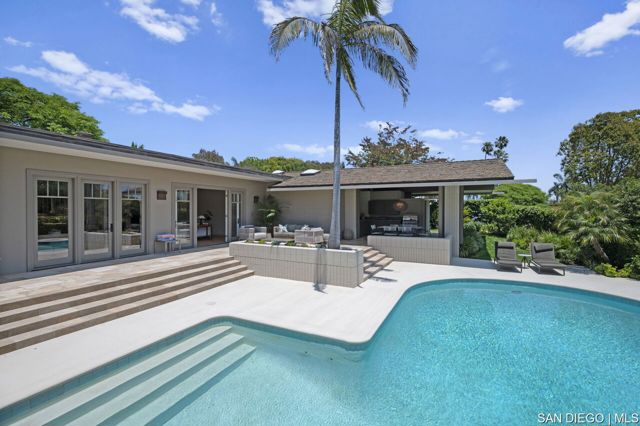5931 Citadel CIR, La Jolla CA: https://media.crmls.org/mediaz/57b9a973-6942-4f06-8af4-6640d9fb3d54.jpg