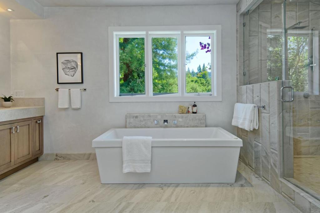 https://media.crmls.org/mediaz/57bb1f1a-1261-4c15-9a12-97634aabaca9.jpg?preset=X-Large