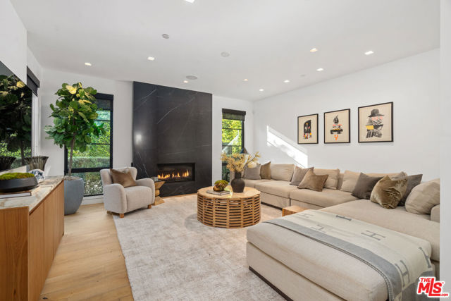 1146 Sierra Alta Way, Los Angeles CA: https://media.crmls.org/mediaz/57bb4340-2046-43b2-82c1-aa4a68e7c154.jpg