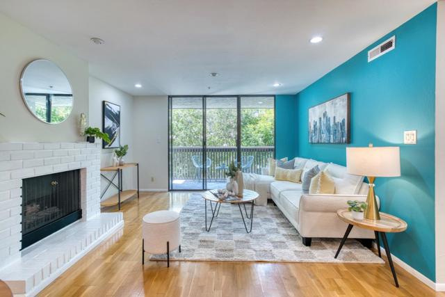 320 Palo Alto Avenue, Palo Alto CA: https://media.crmls.org/mediaz/57bb7d40-f04c-43f6-a600-1aebf5b544b8.jpg