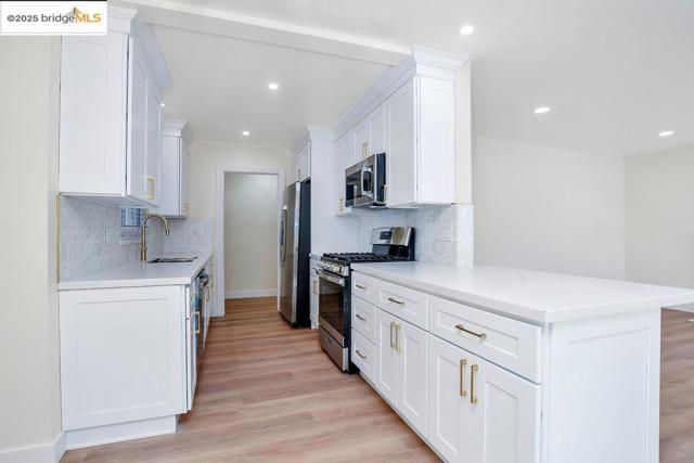1660 Jenkinson Drive, Concord CA: https://media.crmls.org/mediaz/57bbcfcf-d7a9-4282-8e91-dfbd12ddafad.jpg