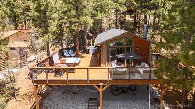 43734 Yosemite Drive, Big Bear CA: https://media.crmls.org/mediaz/57bce5fb-8551-4de1-8f33-7017bd40ce4c.jpg