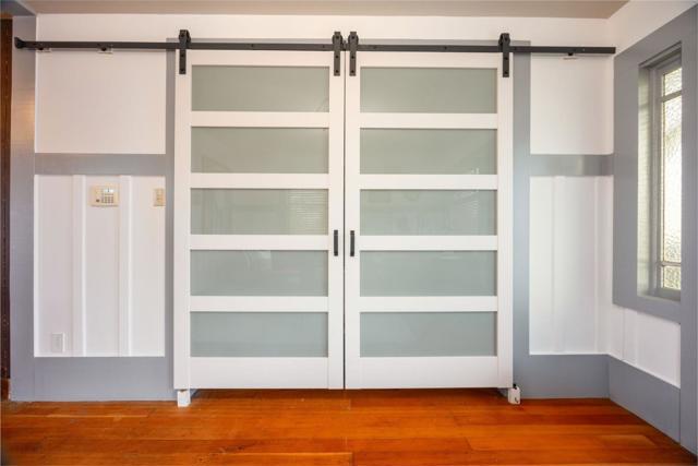 895 Main Street, Half Moon Bay CA: https://media.crmls.org/mediaz/57bda639-d39b-49d0-a4f0-529c3ef8e67c.jpg