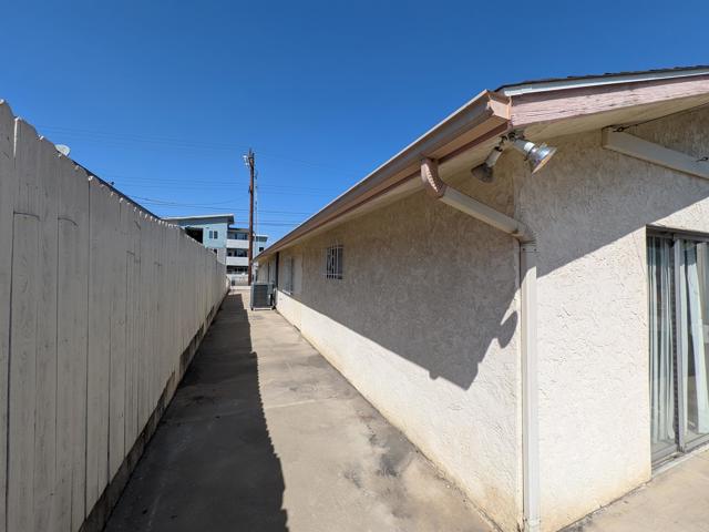 Detail Gallery Image 6 of 22 For 2130 E 8th St, National City,  CA 91950 - 3 Beds | 2/1 Baths