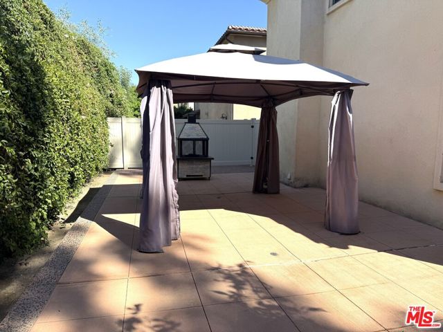 335 Genoa Street, Monrovia CA: https://media.crmls.org/mediaz/57bdcdff-0024-4ae5-8bc2-2dd75e7f5fff.jpg