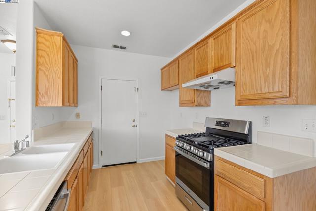 4 Mistyvale Ct, Sacramento CA: https://media.crmls.org/mediaz/57bde5b7-8c44-4e0e-8e1d-dd92c3b37261.jpg