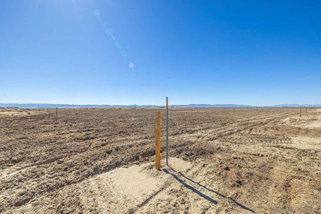 0 TBD, Rosamond CA: https://media.crmls.org/mediaz/57be04aa-efdd-43e9-aa40-80d8d400eb39.jpg