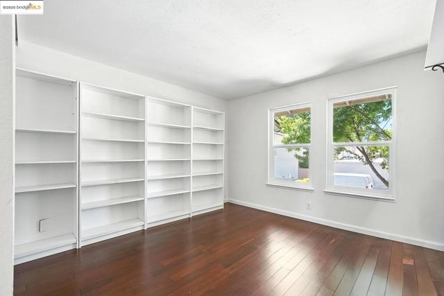 1814 Wildbrook CT, Concord CA: https://media.crmls.org/mediaz/57be902d-5233-468e-82f3-91305fcf0f0f.jpg
