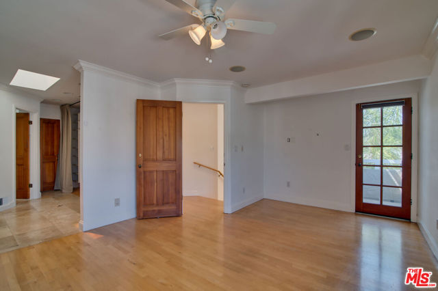 127 Abalone Avenue, Newport Beach CA: https://media.crmls.org/mediaz/57bf011d-ee4a-491a-aa5d-c9e7b3f5d72a.jpg