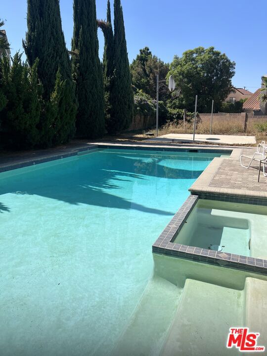 5921 Chimineas Avenue photo 5