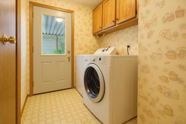 440 Moffett Boulevard, Mountain View CA: https://media.crmls.org/mediaz/57bf8bf4-ce0d-4713-bb4b-fac0d601719e.jpg