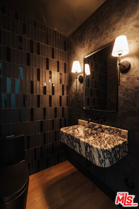 1343 S Ogden Drive, Los Angeles CA: https://media.crmls.org/mediaz/57c014ba-0a79-4f70-a336-523940852596.jpg