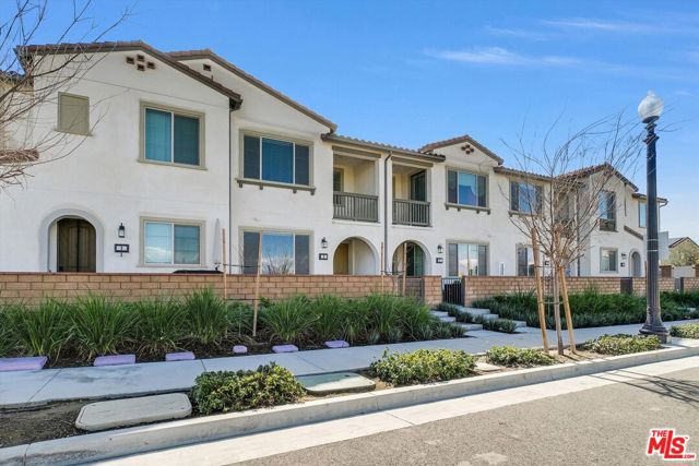 4102 S Limecrest Paseo, Ontario CA: https://media.crmls.org/mediaz/57c031da-c941-4834-a4d1-4c8388dd3925.jpg