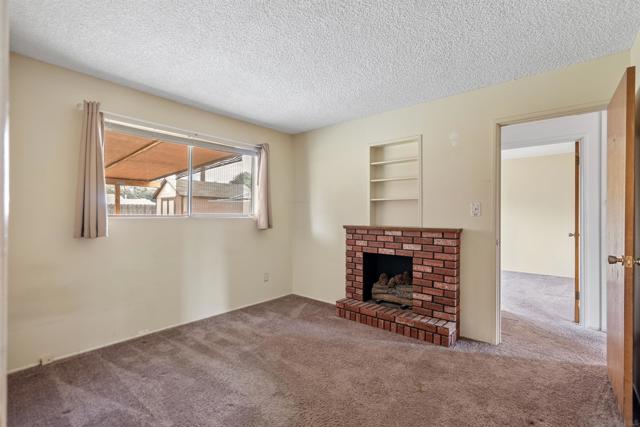 1271 Bosworth St, El Cajon CA: https://media.crmls.org/mediaz/57c044c9-a58a-4fdb-ad89-9a3b4842e81b.jpg