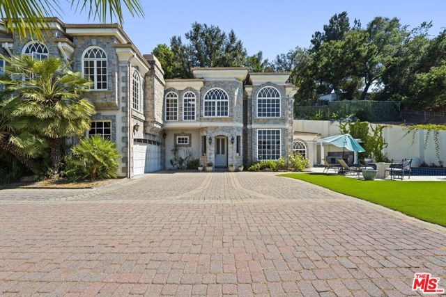 14330 Mulholland Drive, Los Angeles CA: https://media.crmls.org/mediaz/57c045d0-4183-4f79-98ed-dee00e65b38c.jpg