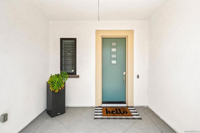 5347 Morning Sage Way, San Diego CA: https://media.crmls.org/mediaz/57c0d974-7731-4994-ba40-6bec0e8e800e.jpg