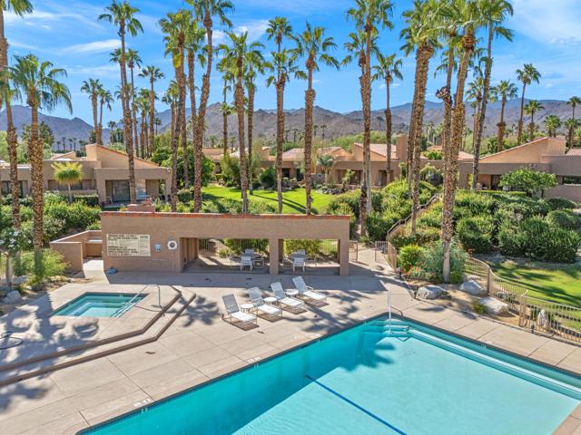48641 Palo Verde Court, Palm Desert CA: https://media.crmls.org/mediaz/57c0eb40-d789-4628-b278-e7c91de42f65.jpg