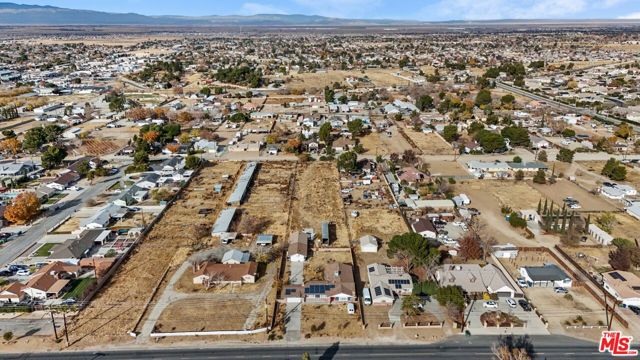 4631 W Avenue M8, Lancaster CA: https://media.crmls.org/mediaz/57c126b8-8980-4b20-a621-83e97bc8475a.jpg